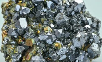 Industrial ore sorter handling recycled aggregates and metals